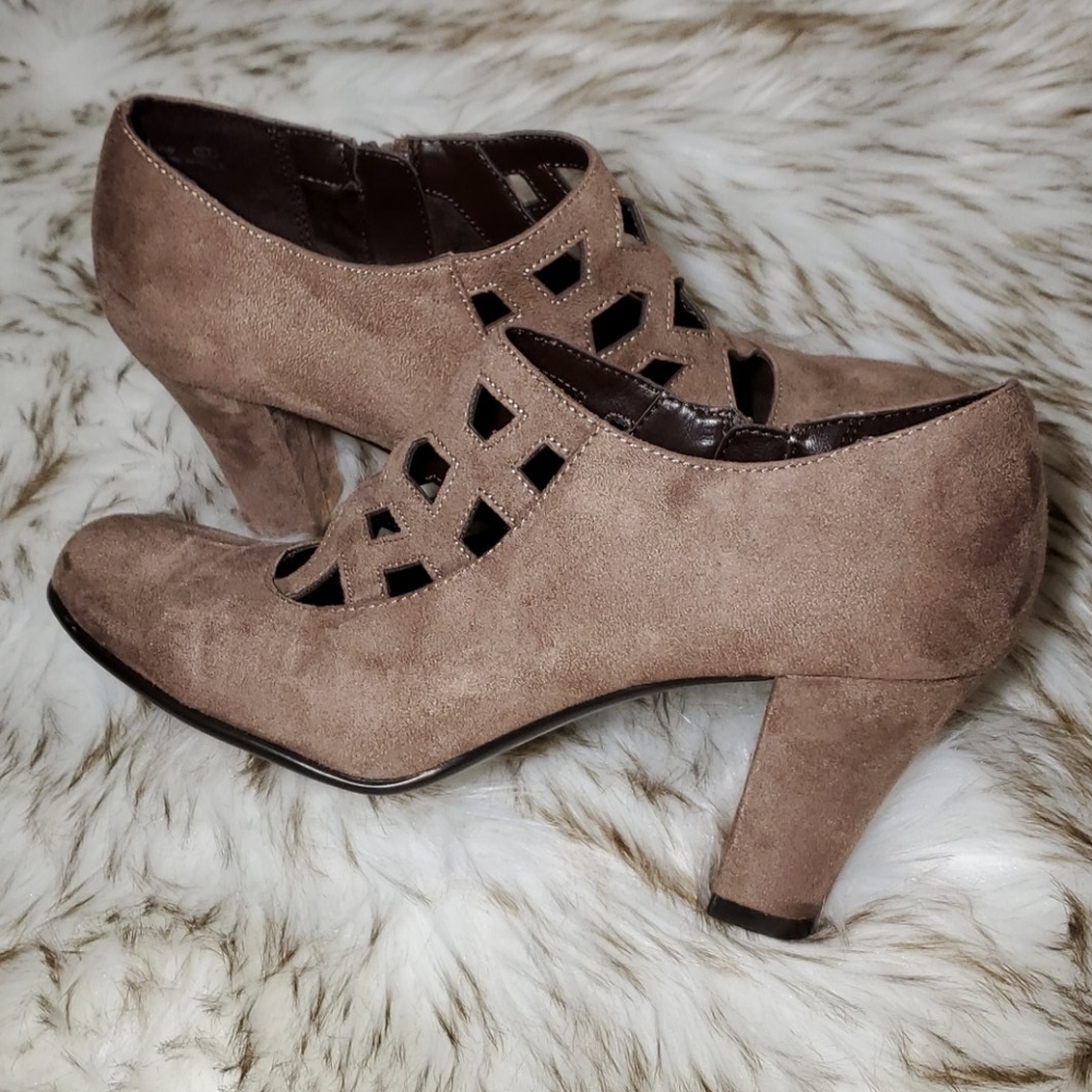 Aerosoles HeelRest ankle bootie with cutouts